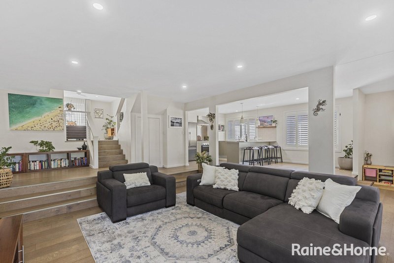Photo - 58 Shannon Parade, Berkeley Vale NSW 2261 - Image 3