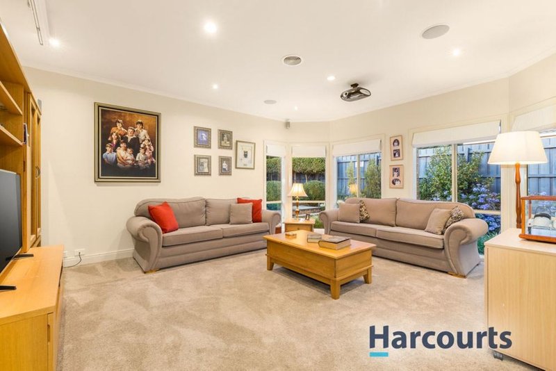 Photo - 58 Somes Street, Wantirna South VIC 3152 - Image 7