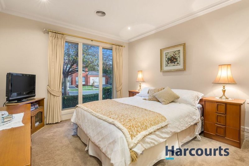 Photo - 58 Somes Street, Wantirna South VIC 3152 - Image 8