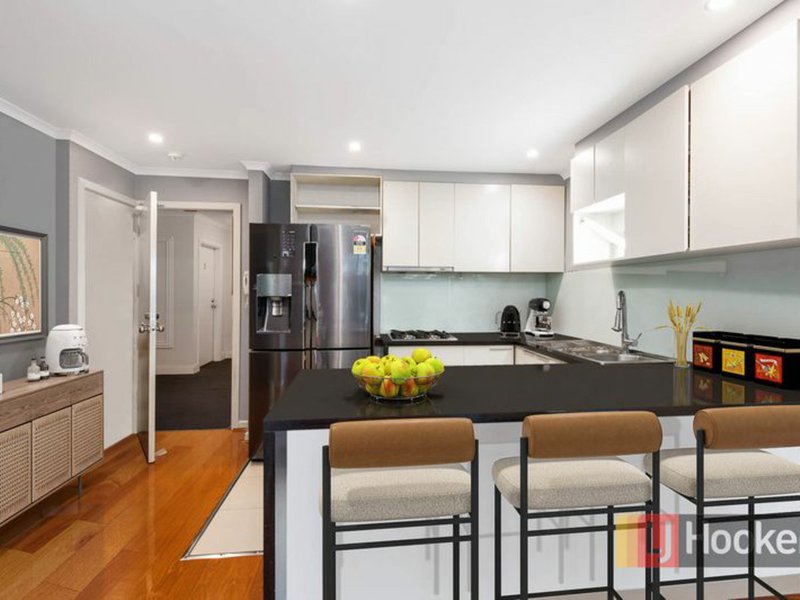 Photo - 5/8 St James Ave , Springvale VIC 3171 - Image 2