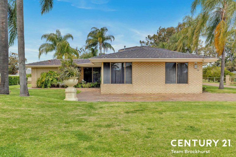 Photo - 58 Stirling Crescent, High Wycombe WA 6057 - Image 6