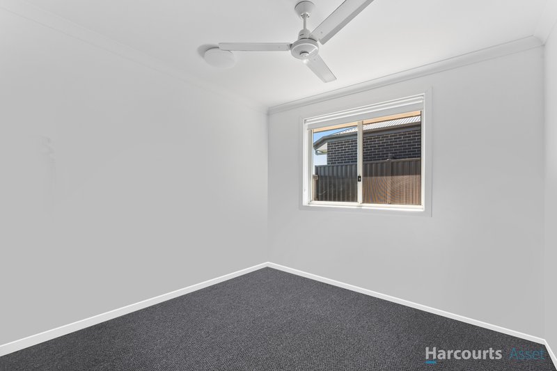 Photo - 58 Sutherland Street, Gleneagle QLD 4285 - Image 10