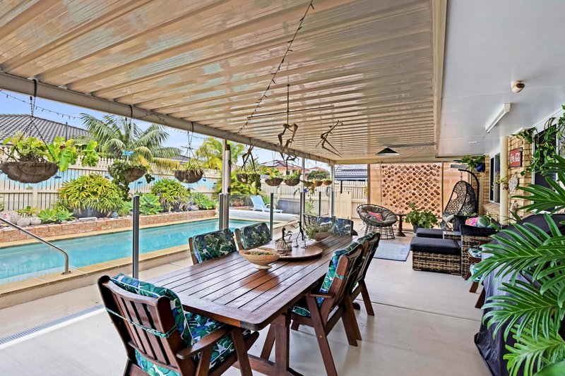 Photo - 58 Topsail Cct , Banksia Beach QLD 4507 - Image 2