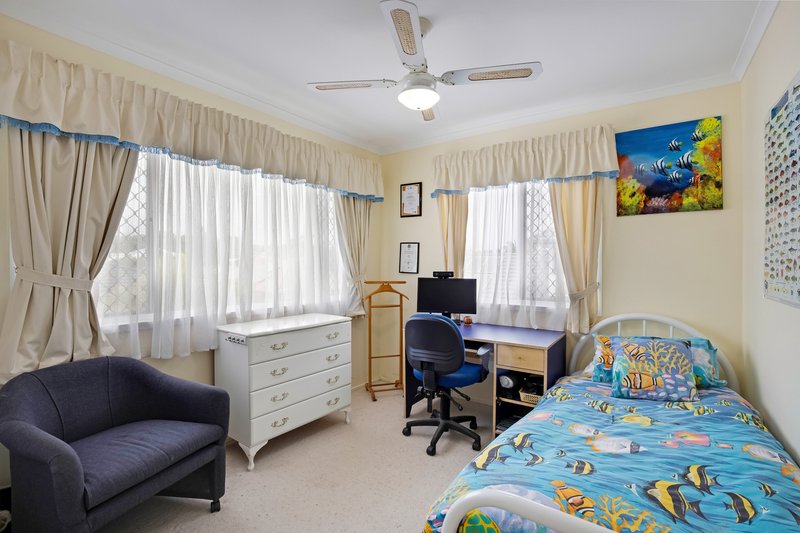 Photo - 58 Topsail Cct , Banksia Beach QLD 4507 - Image 10