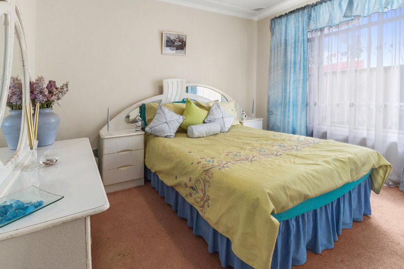 Photo - 58 Wendy Avenue, Georges Hall NSW 2198 - Image 8