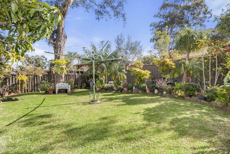 Photo - 58 Wendy Avenue, Georges Hall NSW 2198 - Image 11