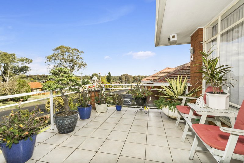 Photo - 58 Wendy Avenue, Georges Hall NSW 2198 - Image 13