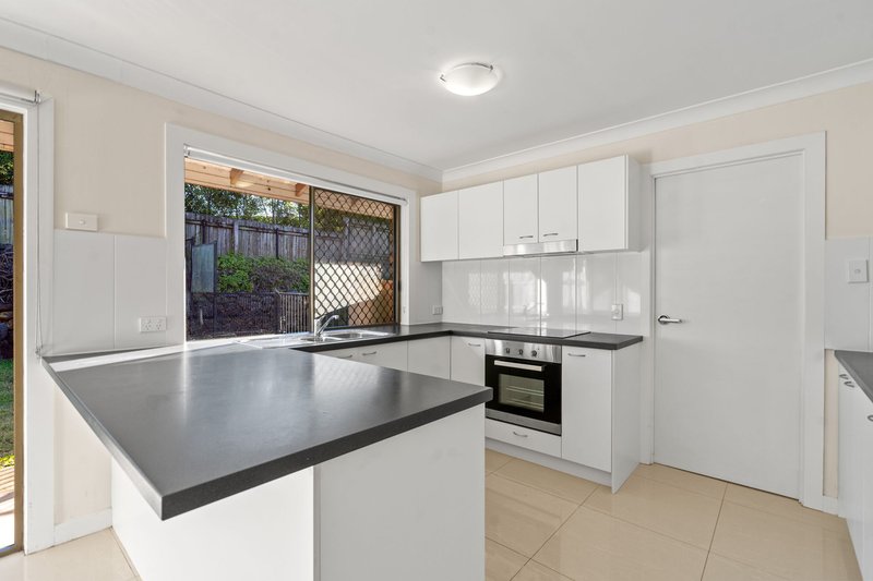 Photo - 58 Yangoora Crescent, Ashmore QLD 4214 - Image 4