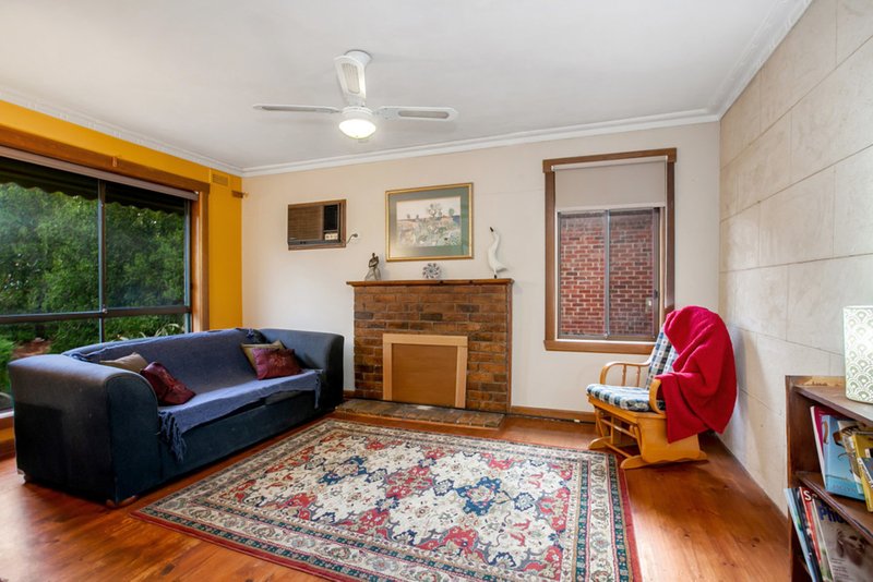 Photo - 58 Yarra Avenue, Reservoir VIC 3073 - Image 3