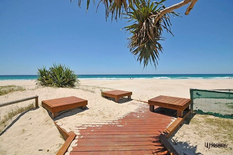 Photo - 5/802 Pacific Parade, Currumbin QLD 4223 - Image 12