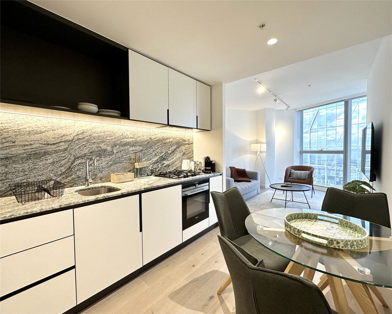 Photo - 5803B/639 Little Lonsdale Street, Melbourne VIC 3000 - Image 1
