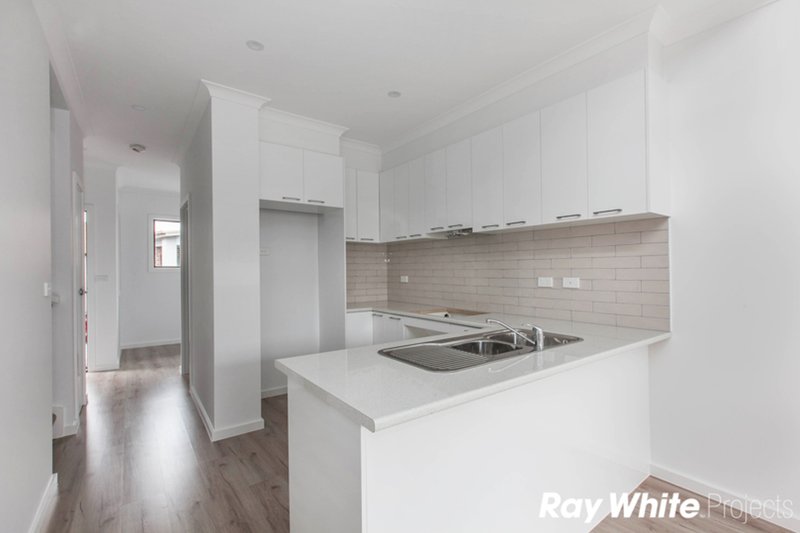 Photo - 5/81 Rathcown Road, Reservoir VIC 3073 - Image 3