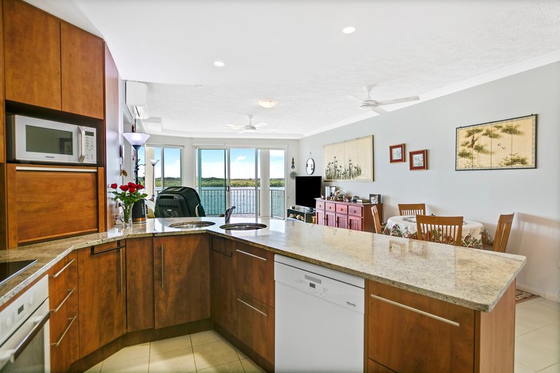 Photo - 5/84-86 Duporth Avenue, Maroochydore QLD 4558 - Image 13