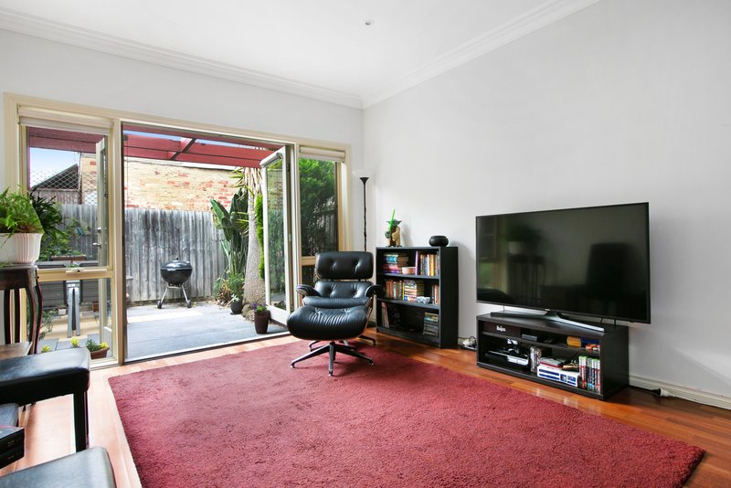 Photo - 5/84-86 Pine Street, Reservoir VIC 3073 - Image 3