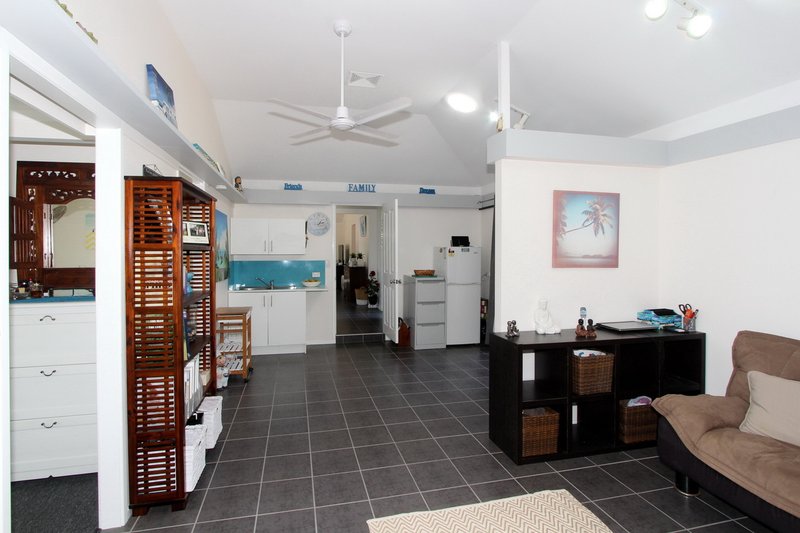 Photo - 584 Nicklin Way, Wurtulla QLD 4575 - Image 10