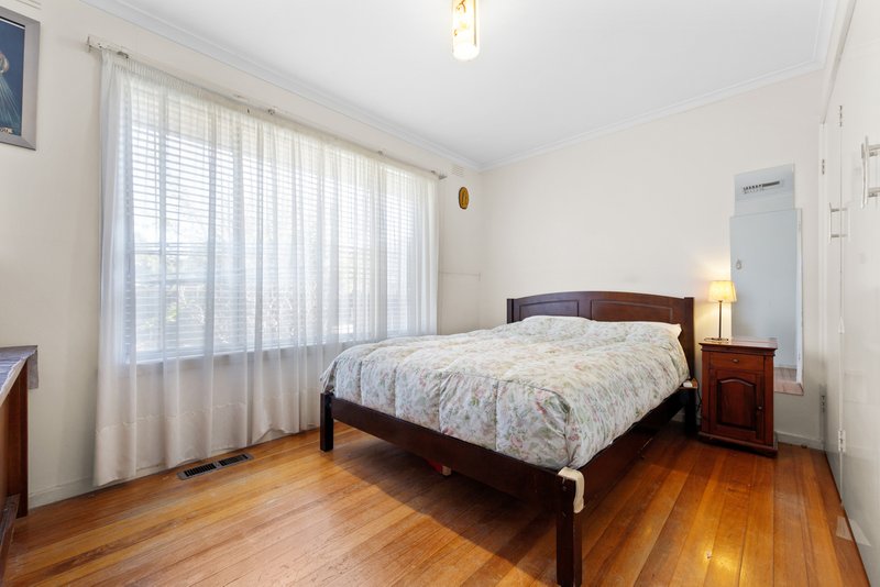 Photo - 585 Highbury Road, Burwood East VIC 3151 - Image 7