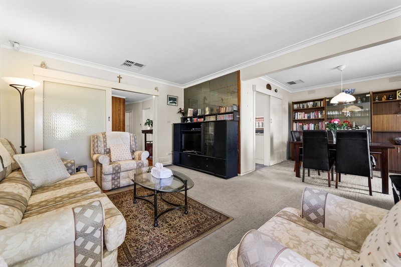 Photo - 585 Highbury Road, Burwood East VIC 3151 - Image 2