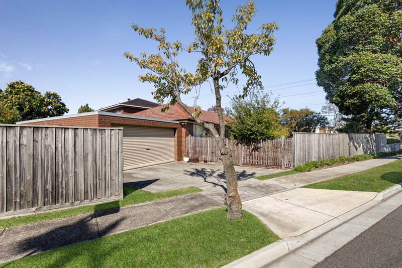 Photo - 585 Highbury Road, Burwood East VIC 3151 - Image 11