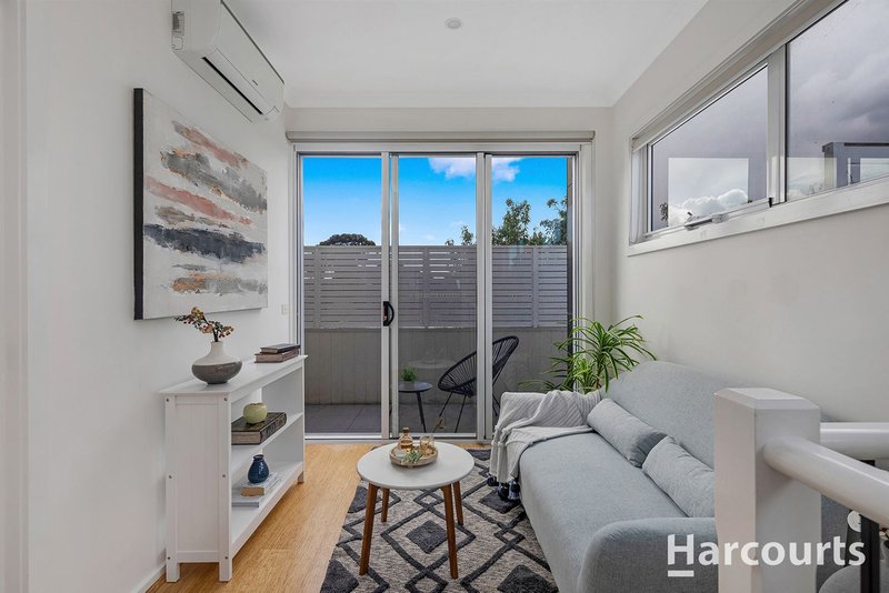 Photo - 5/87 Middleborough Road, Burwood VIC 3125 - Image 7