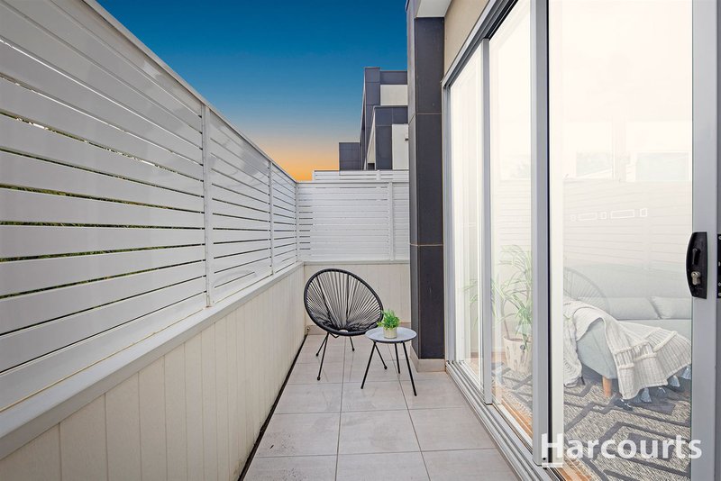 Photo - 5/87 Middleborough Road, Burwood VIC 3125 - Image 9