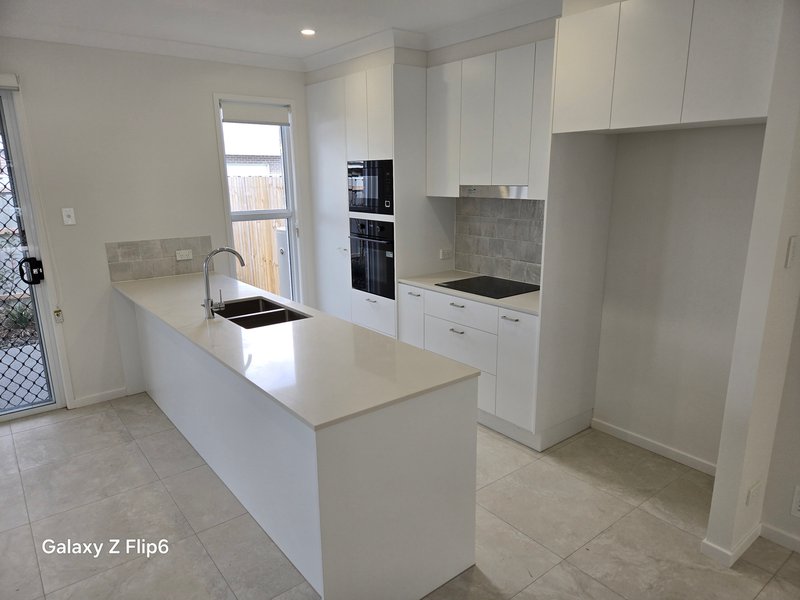 Photo - 58/8 Taylor Place, Mackenzie QLD 4156 - Image 2