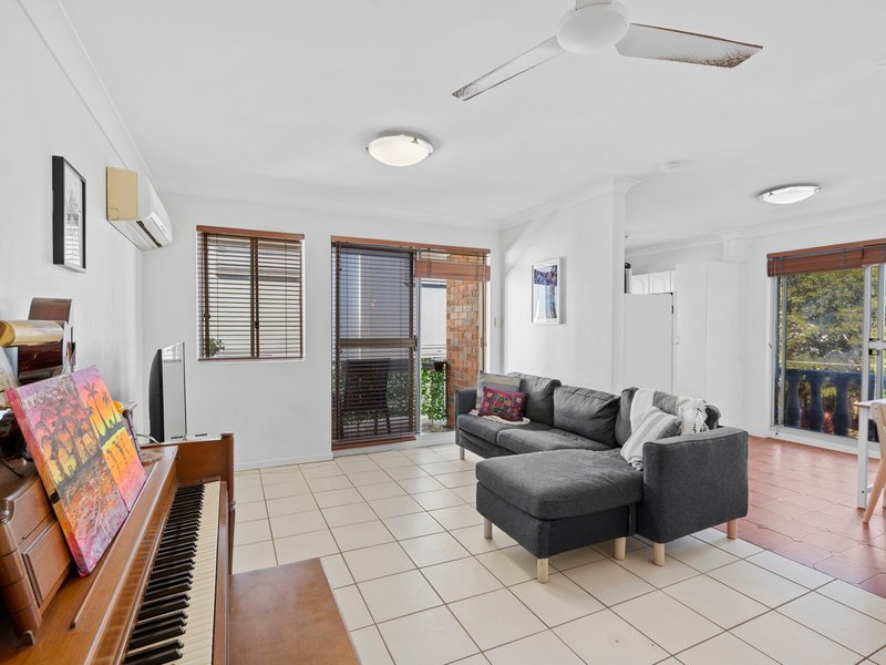 Photo - 5/88 Victoria Terrace, Greenslopes QLD 4120 - Image 3