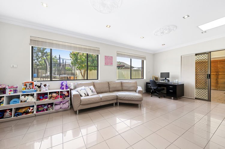 Photo - 589 Merrylands Road, Greystanes NSW 2145 - Image 5