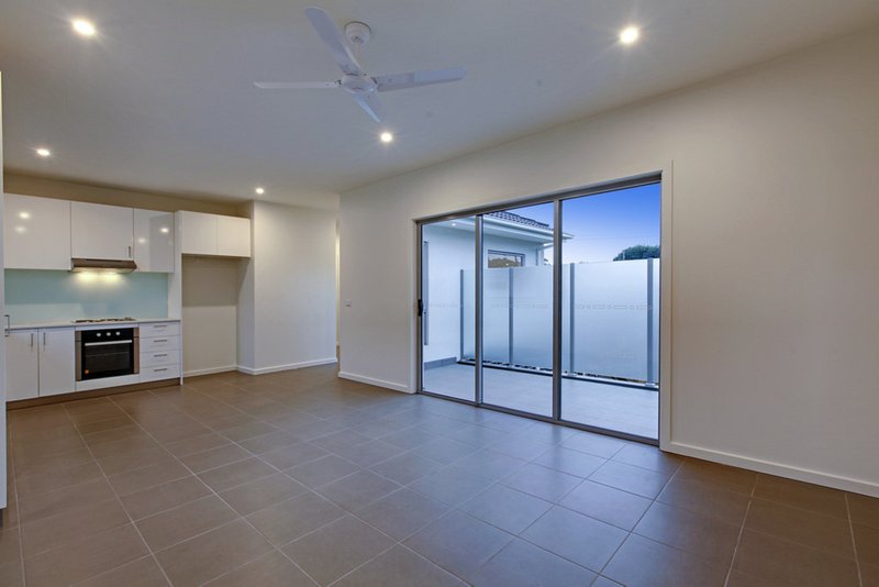 Photo - 5/89 Purinuan Road, Reservoir VIC 3073 - Image 5