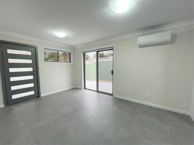 Photo - 58A Glamis Street, Kingsgrove NSW 2208 - Image 4