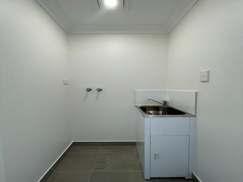 Photo - 58A Kalora Avenue, Fairfield West NSW 2165 - Image 9