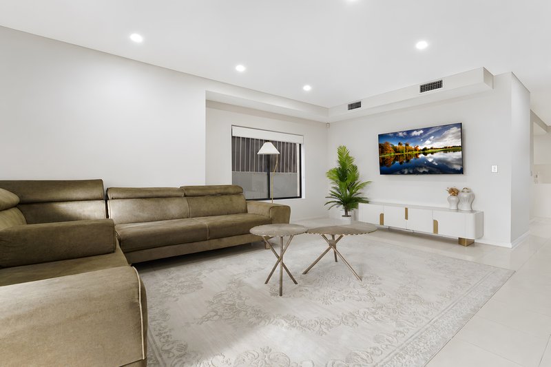 Photo - 58a Marden Street, Georges Hall NSW 2198 - Image 2