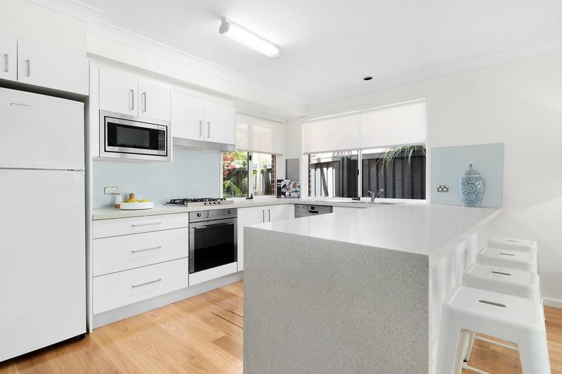 Photo - 58A Wyadra Avenue, Freshwater NSW 2096 - Image 3