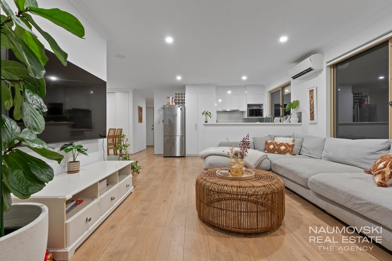 Photo - 58B Ravenswood Drive, Nollamara WA 6061 - Image 3