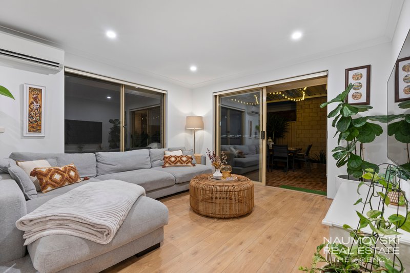 Photo - 58B Ravenswood Drive, Nollamara WA 6061 - Image 4
