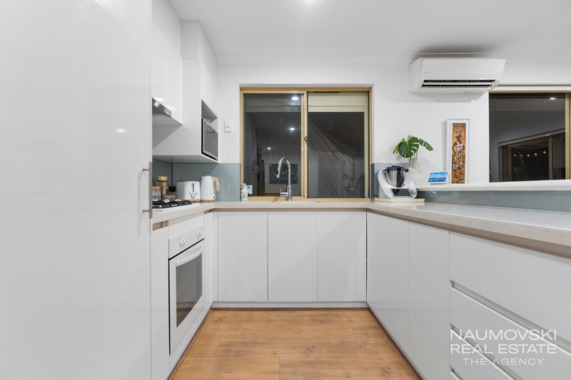 Photo - 58B Ravenswood Drive, Nollamara WA 6061 - Image 11
