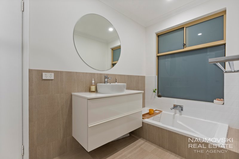 Photo - 58B Ravenswood Drive, Nollamara WA 6061 - Image 15