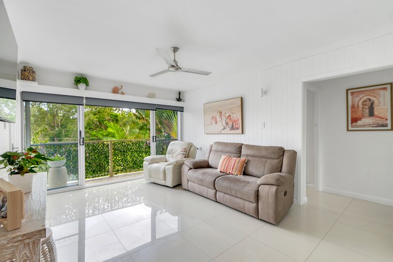 Photo - 5/9-11 Bouganvillea Street, Holloways Beach QLD 4878 - Image 2