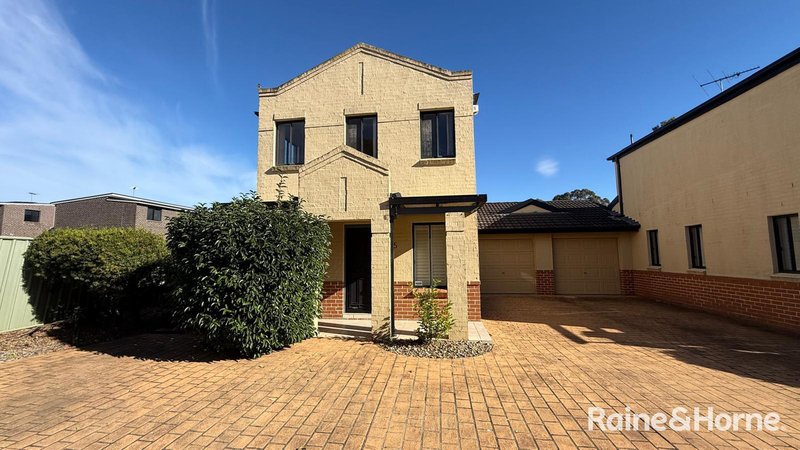 Photo - 5/9-11 Fourth Avenue, Macquarie Fields NSW 2564 - Image 1