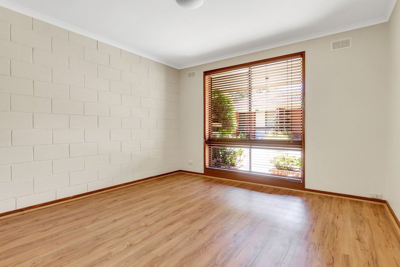 Photo - 5/9-11 Market Road, Werribee VIC 3030 - Image 6