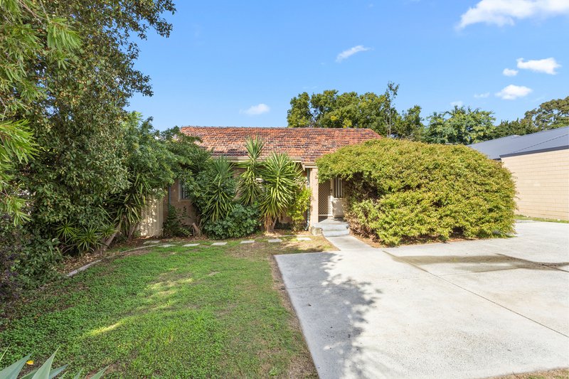 Photo - 59 Archidamus Road, Coolbellup WA 6163 - Image 18