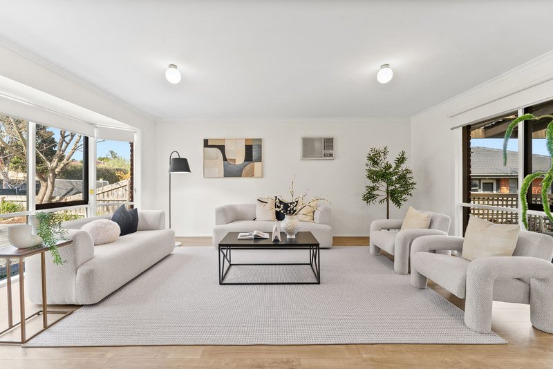 Photo - 59 Avebury Drive, Berwick VIC 3806 - Image 2
