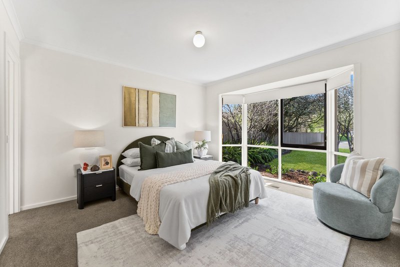 Photo - 59 Avebury Drive, Berwick VIC 3806 - Image 7