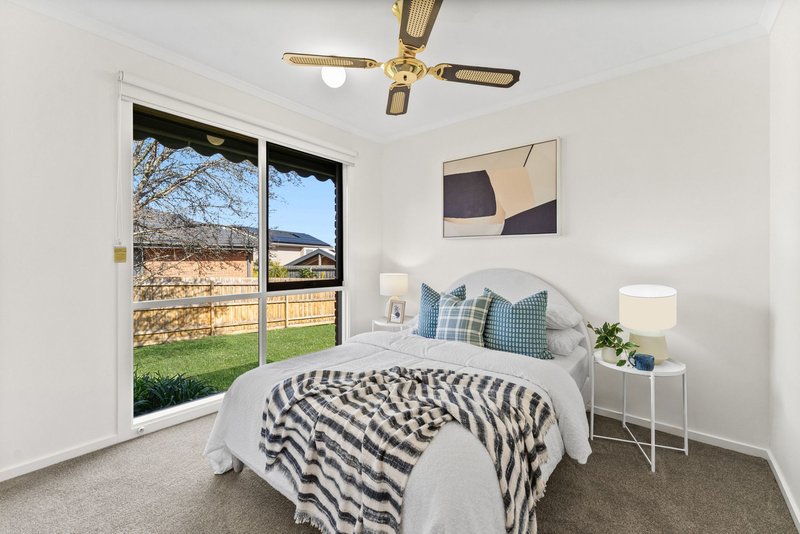 Photo - 59 Avebury Drive, Berwick VIC 3806 - Image 10