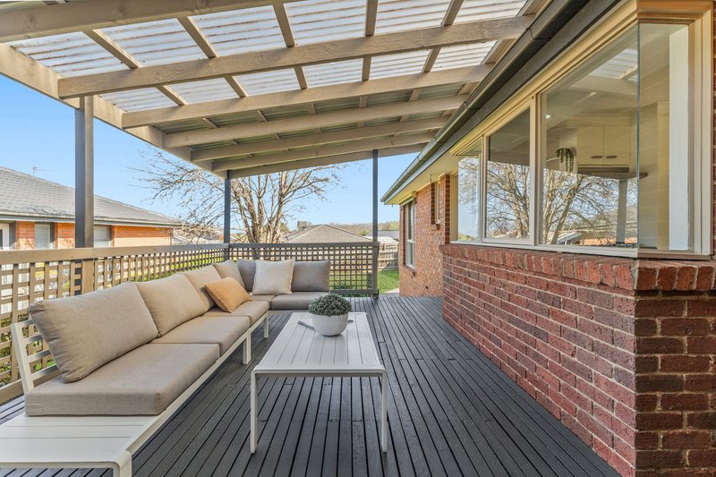 Photo - 59 Avebury Drive, Berwick VIC 3806 - Image 12