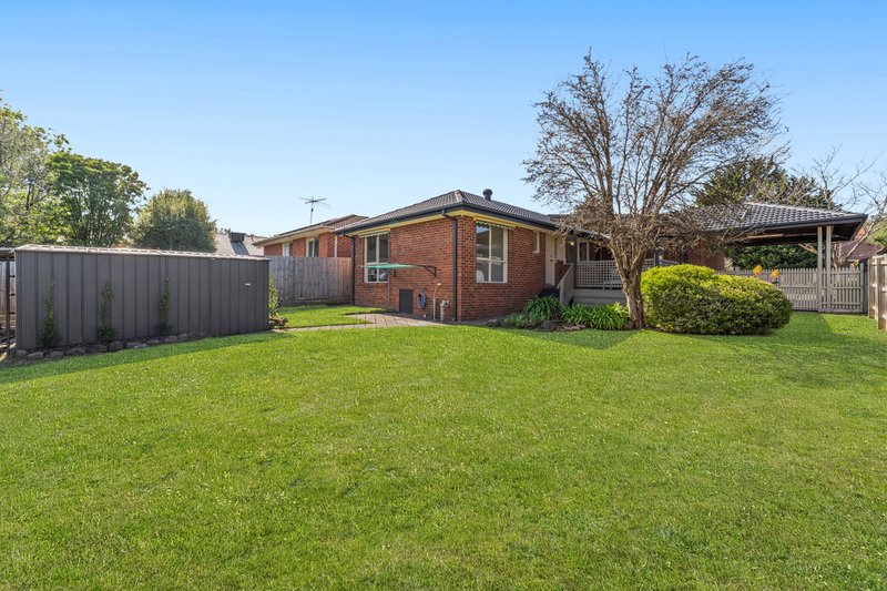 Photo - 59 Avebury Drive, Berwick VIC 3806 - Image 13