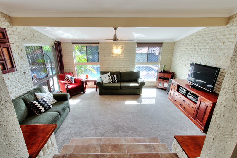 Photo - 59 Barbaralla Drive, Springwood QLD 4127 - Image 12