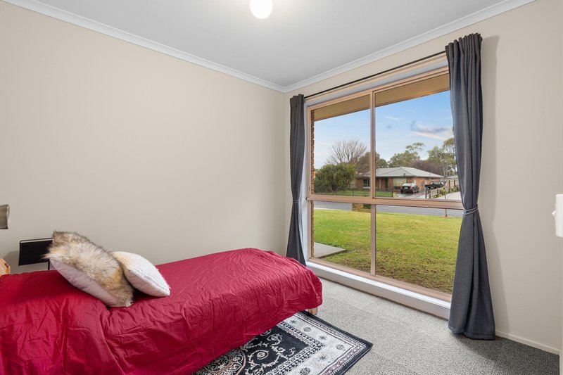 Photo - 59 Barrington Drive, Pakenham VIC 3810 - Image 9