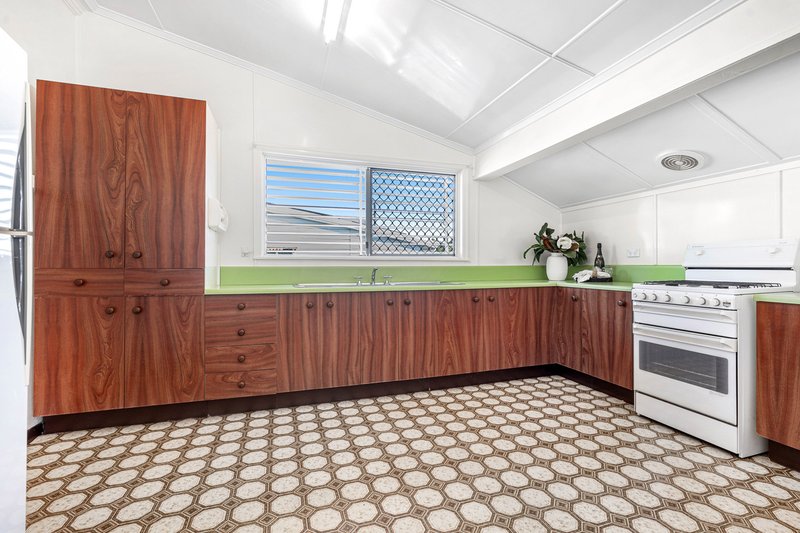 Photo - 59 Barrinia Street, Manly QLD 4179 - Image 3