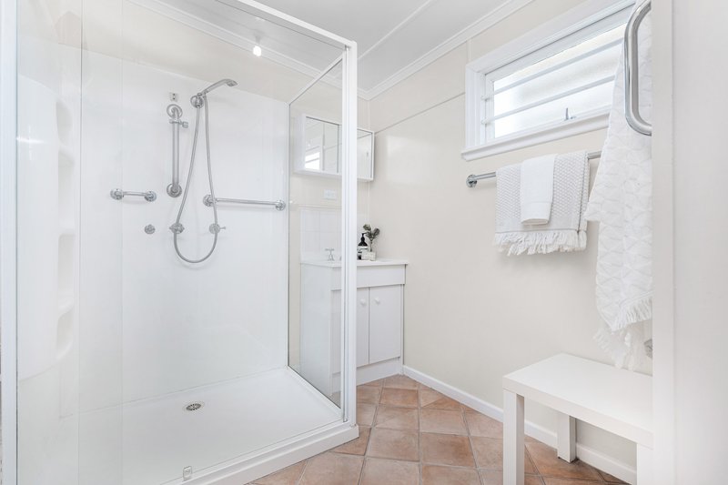 Photo - 59 Barrinia Street, Manly QLD 4179 - Image 5