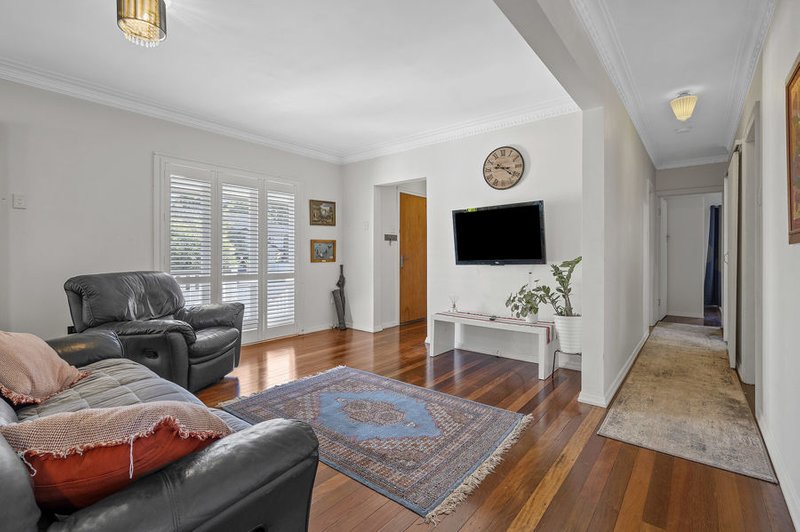 Photo - 59 Binya Street, Holland Park QLD 4121 - Image 3